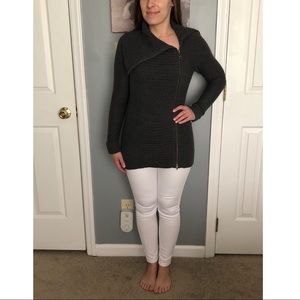 Asymmetrical zip Guess sweater